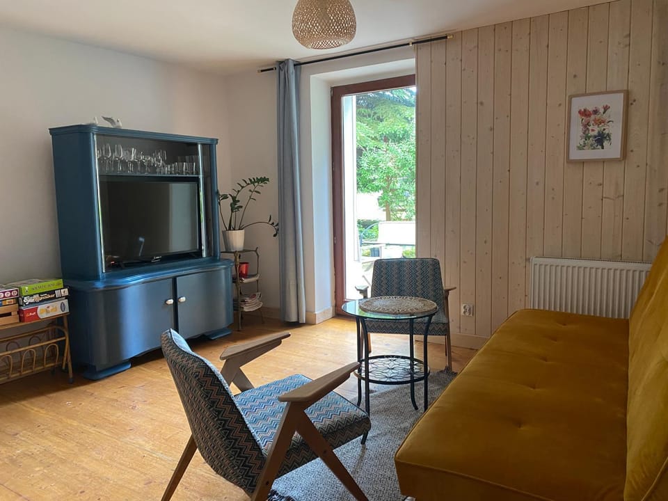 Klimaty- apartamenty nad rzeką Apartment in Lower Silesian Voivodeship