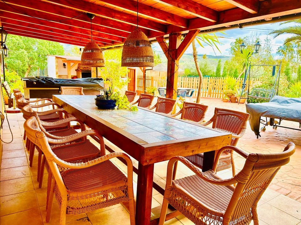 Cortijo el Alcornocal Chalet in Valle del Guadalhorce