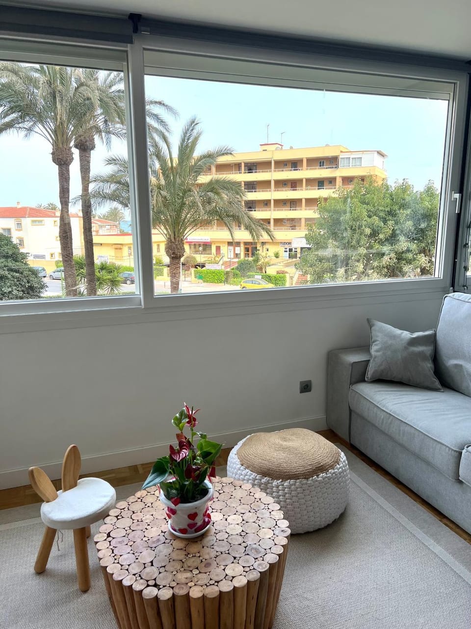 Modern 3 bedroom apartment situated in luxury beachfront gated community Apartment in Torremolinos