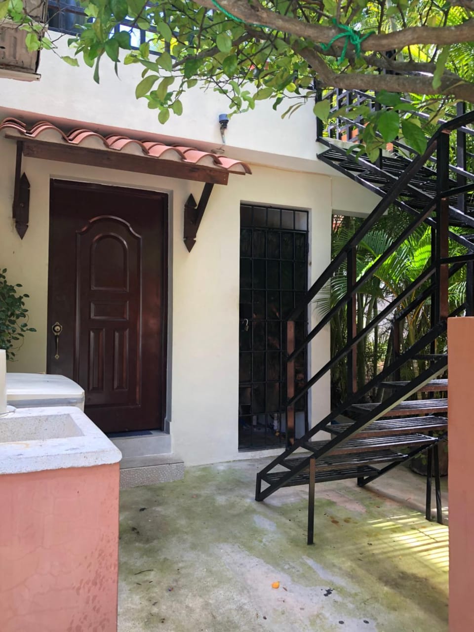 Facade/entrance