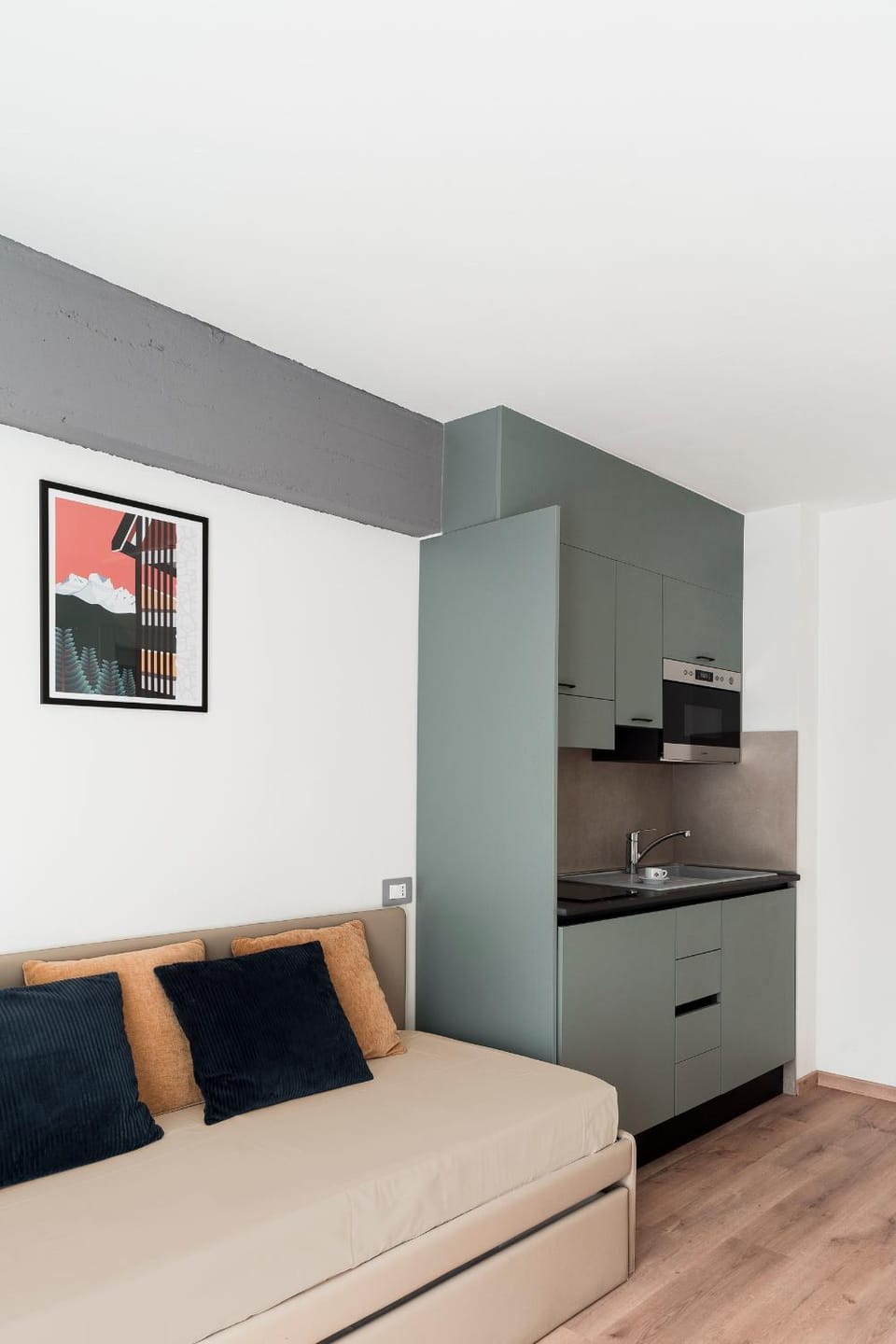 Bed, Kitchen or kitchenette, Living room, Seating area, minibar