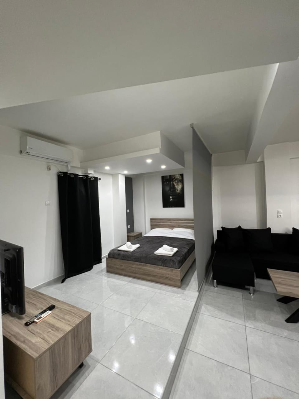 Living room, Photo of the whole room