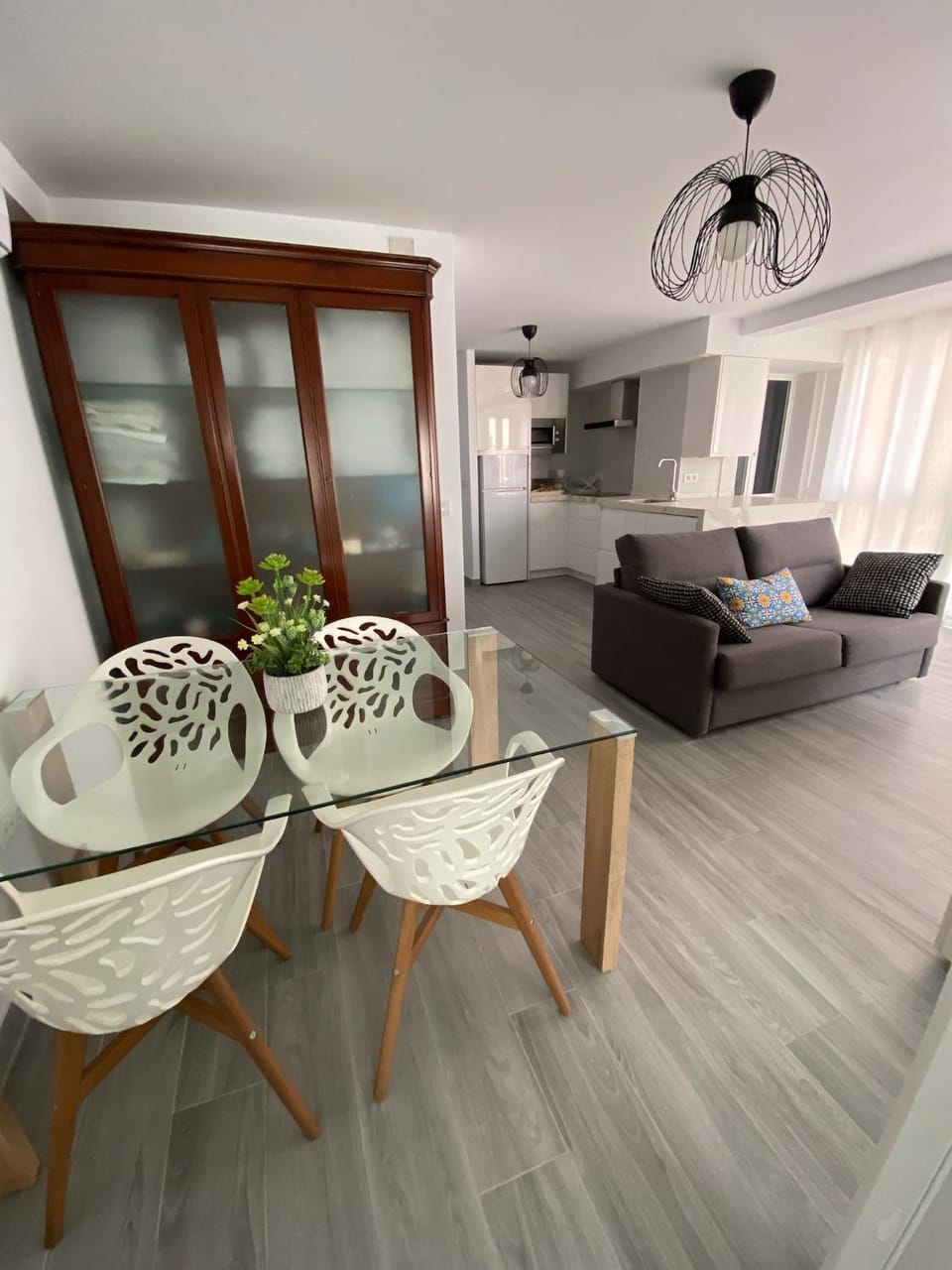 Seating area, Dining area