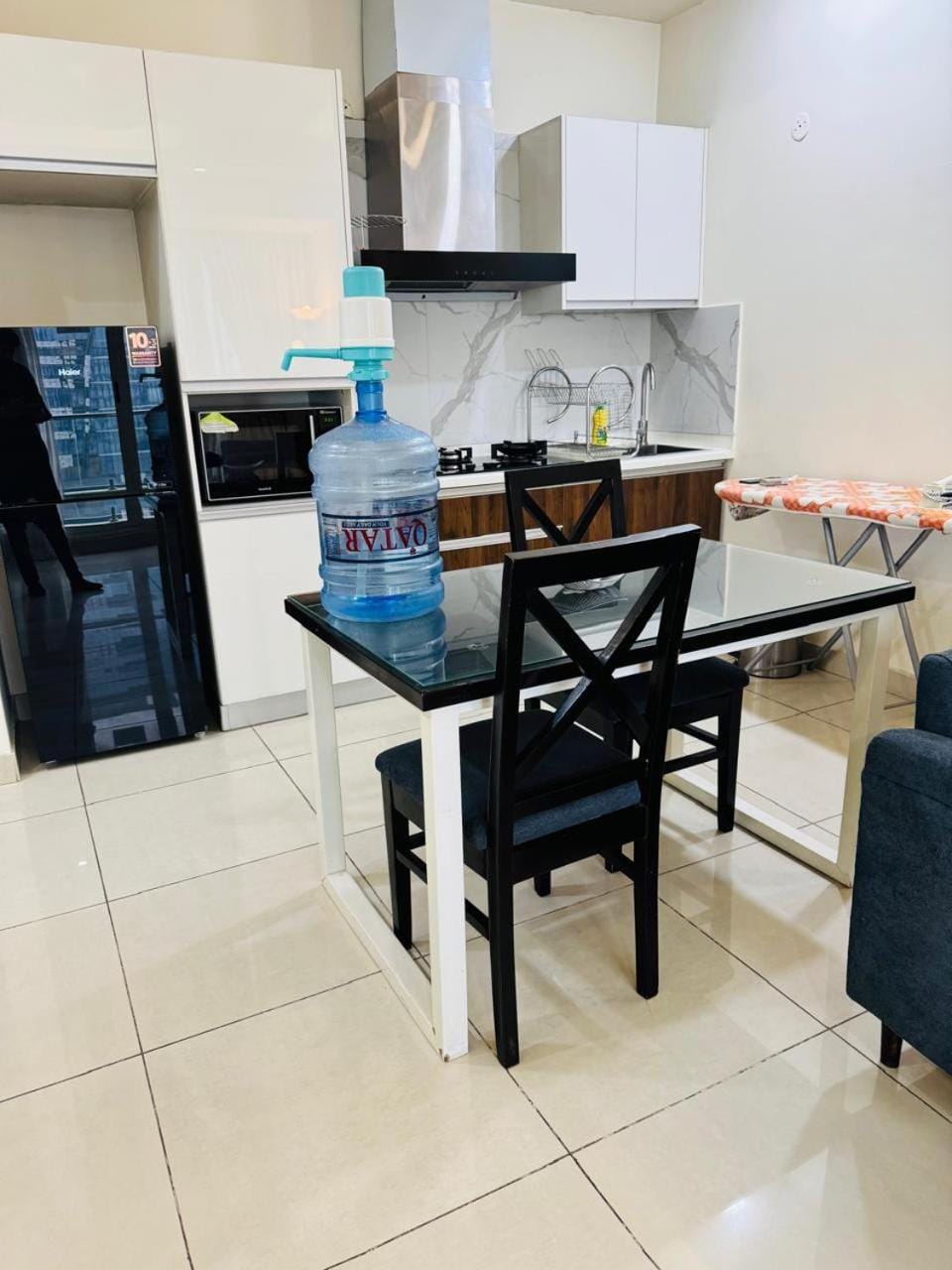 Kitchen or kitchenette, oven, stove
