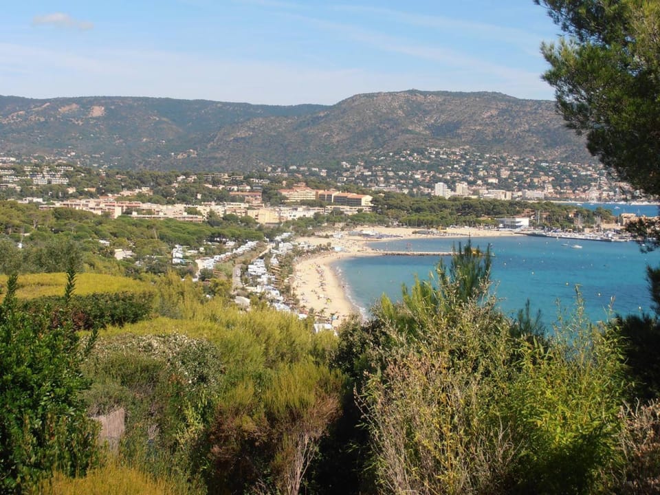 Charmant T2 à 100m de la plage avec loggia - La Favière Apartment in Bormes-les-Mimosas