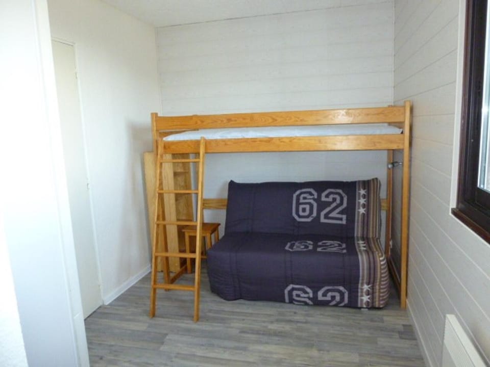 Arette : Apt 4/5 pers, au pied des pistes, ascenseur, parking, micro-ondes/grill - FR-1-602-107 Apartment in Navarre