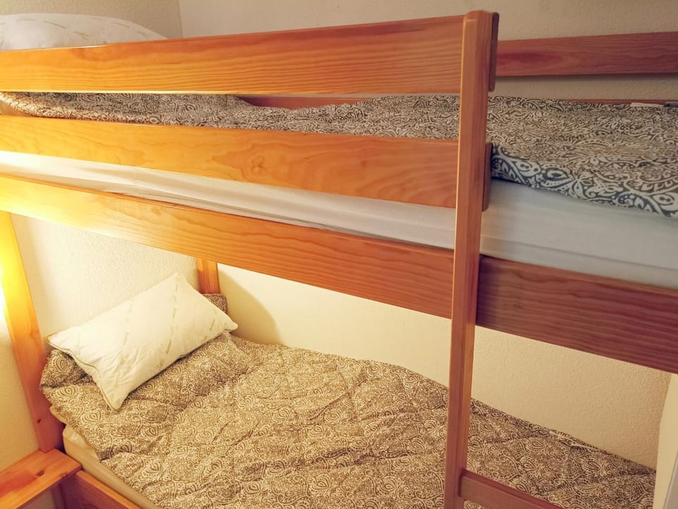 Charmant T2 cabine à Sète avec loggia et parking privé - FR-1-338-450 Cabin in Occitanie