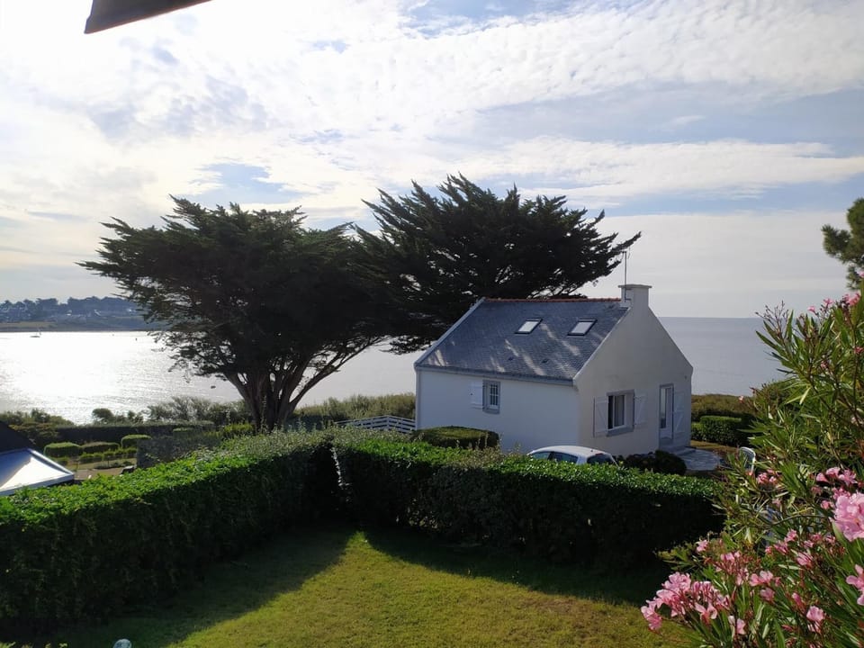 Maison familiale 8 personnes à 100m de la plage avec jardin et parking - FR-1-639-38 House in Arzon