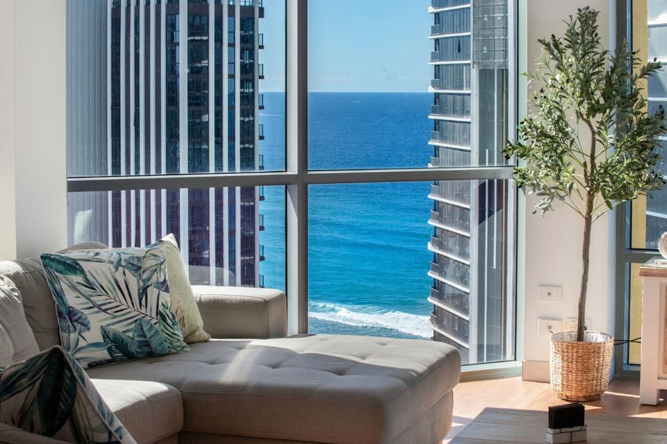 Spacious Family Apt - Waterslides & Ocean Views! - CoastHM Apartment in Surfers Paradise Boulevard