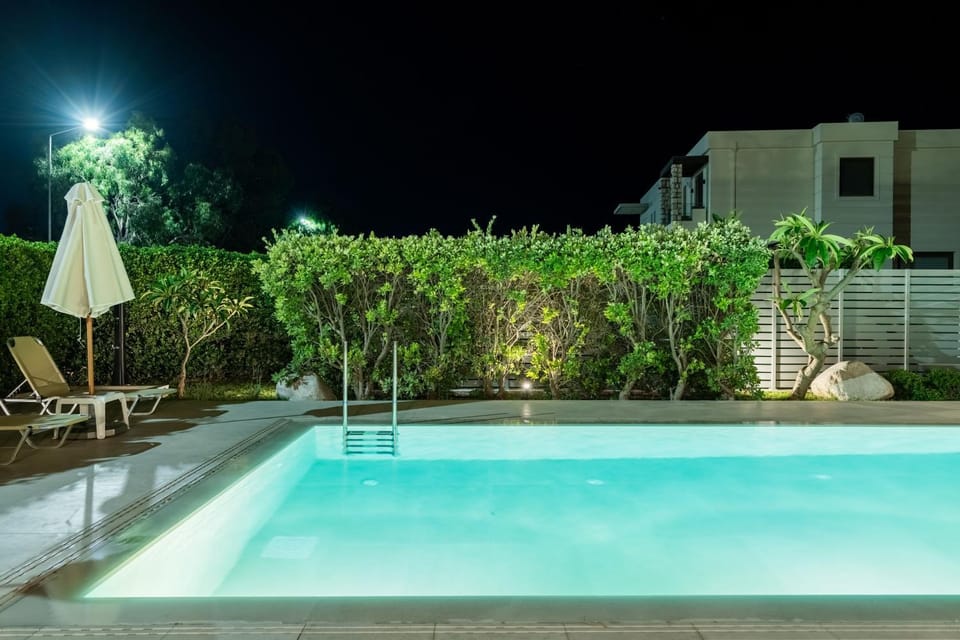 Garden, Swimming pool