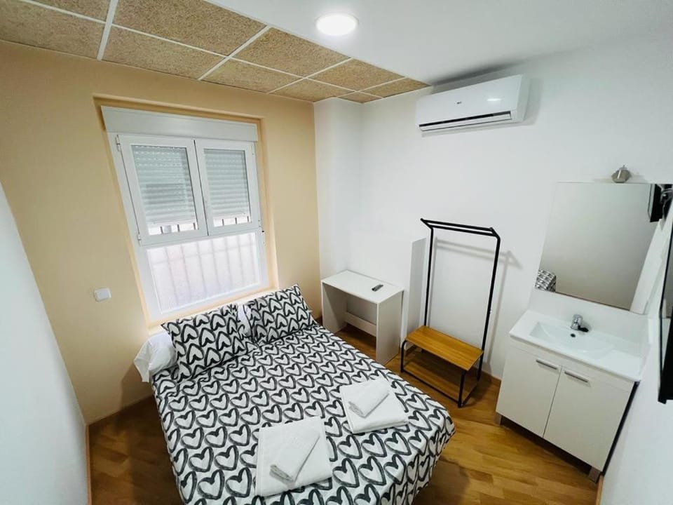 Hospedaje Puente de Vallecas Bed and Breakfast in Madrid