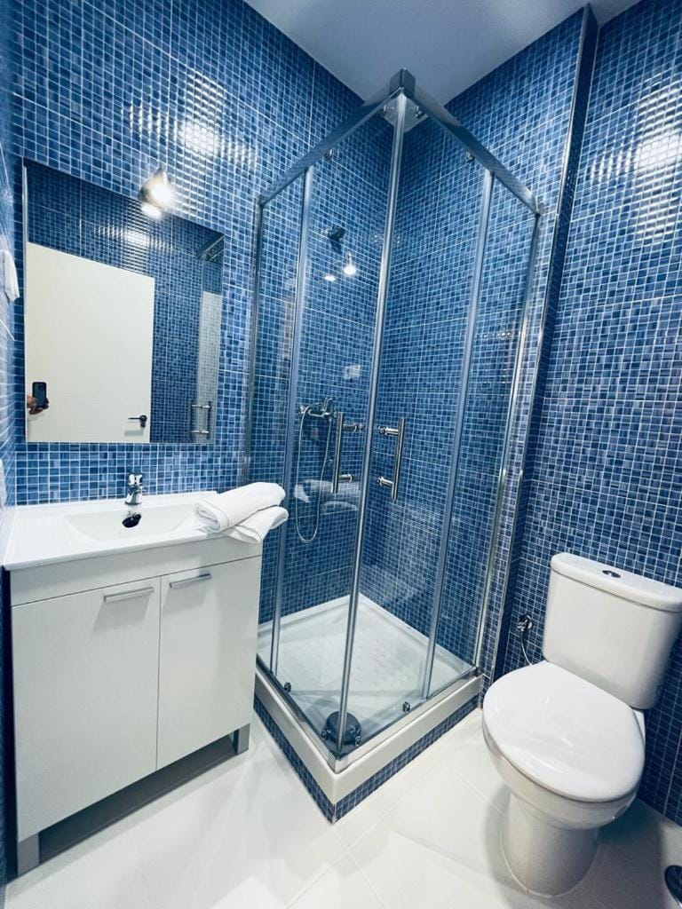 Hospedaje Puente de Vallecas Bed and Breakfast in Madrid