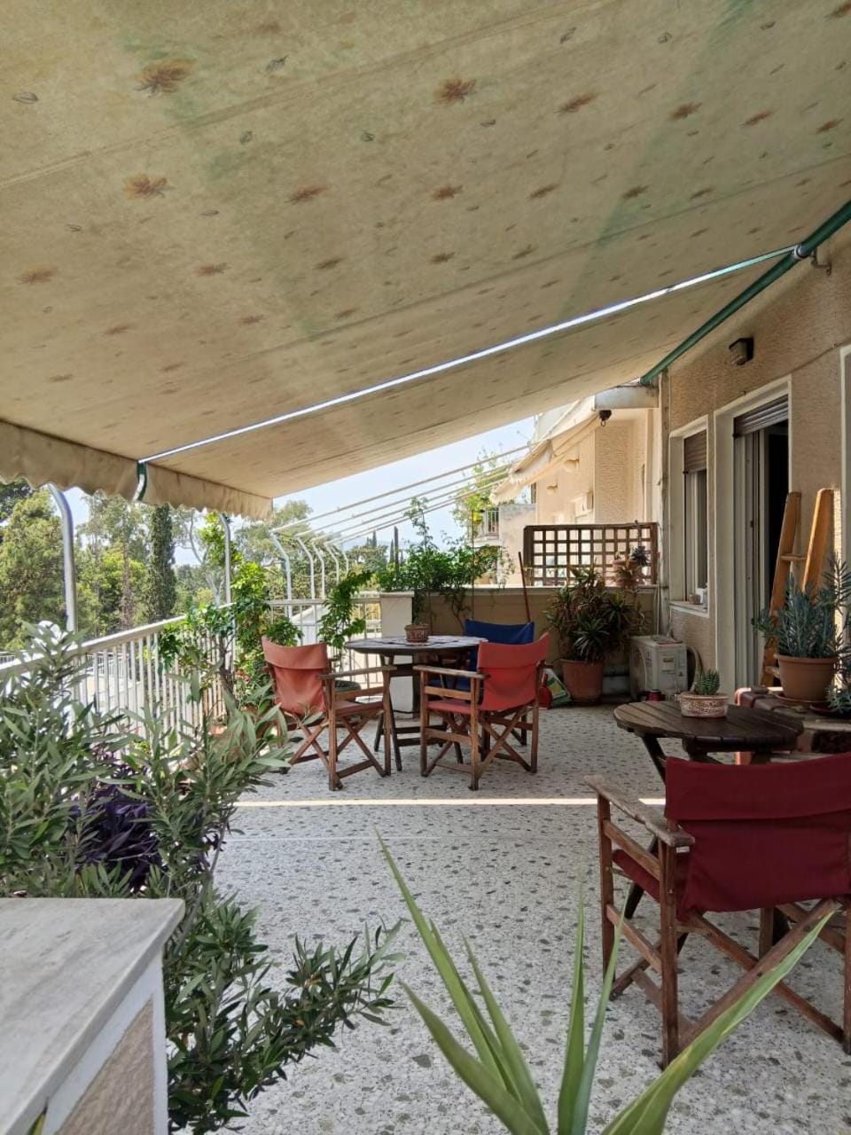 Cicada 's Song Apartment in Athens