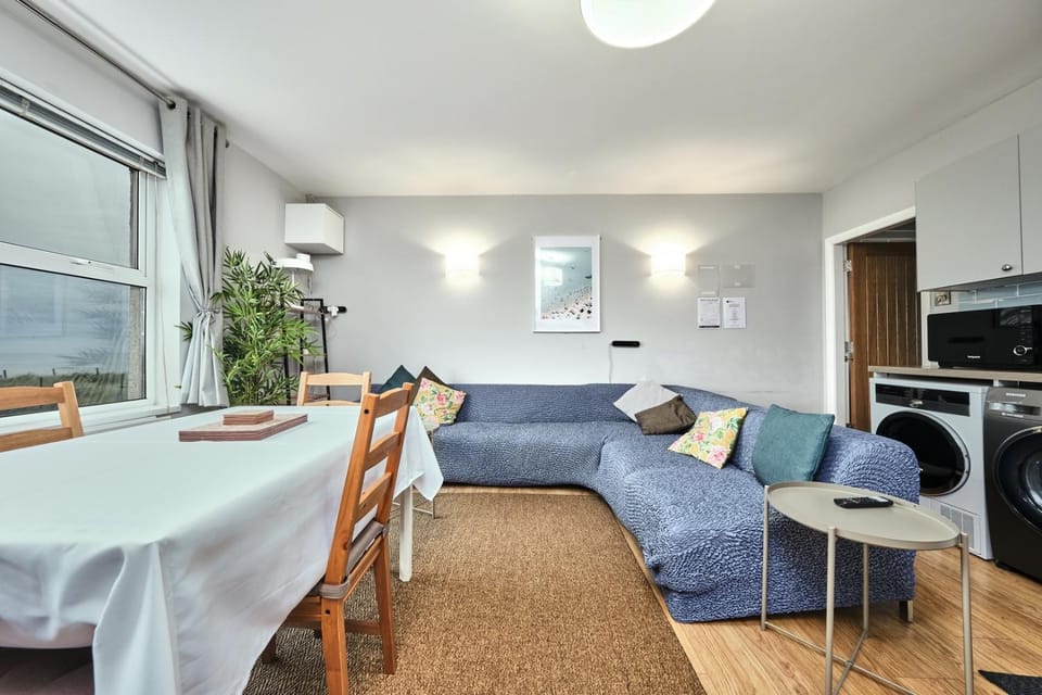Panoramic Sea View Beach Apartment - Dunluce Park 6 Apartment in Portrush
