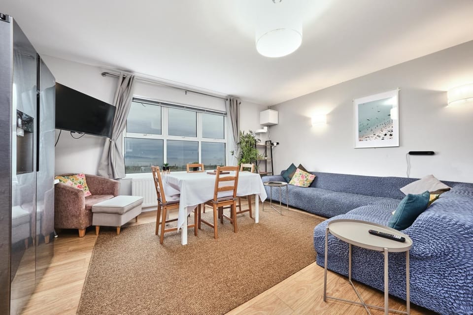 Panoramic Sea View Beach Apartment - Dunluce Park 6 Apartment in Portrush