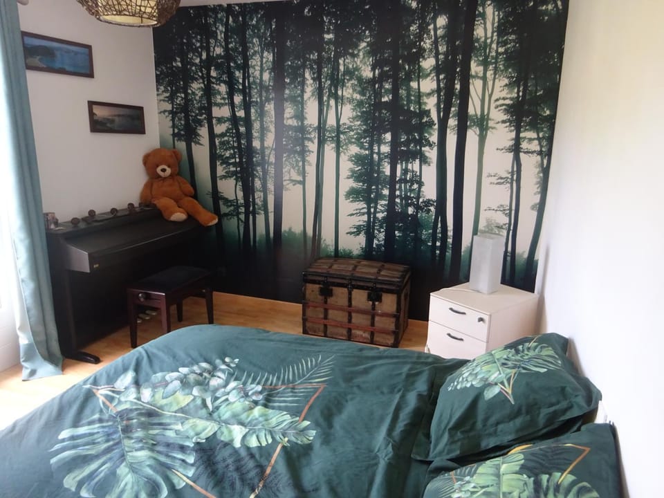 Bed, Bedroom