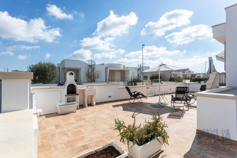 Property building, Patio, Day, View (from property/room), Balcony/Terrace, Living room, Seating area, sunbed
