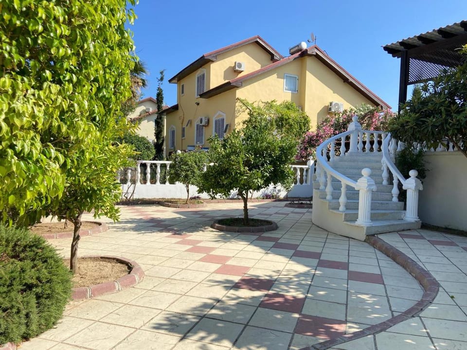 Property building, Garden
