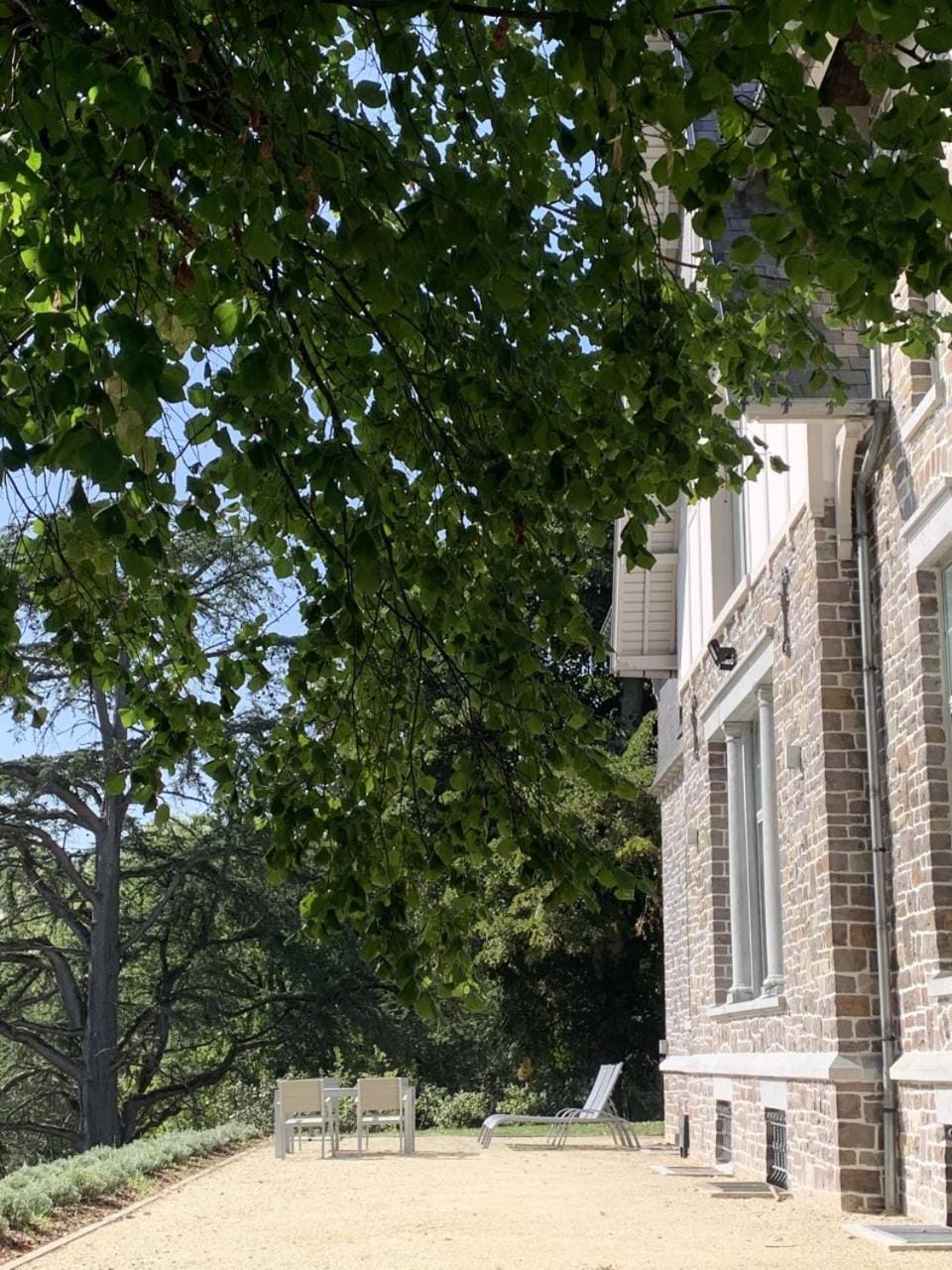 Property building, Spring, Day, Natural landscape, Garden, Balcony/Terrace, Garden view