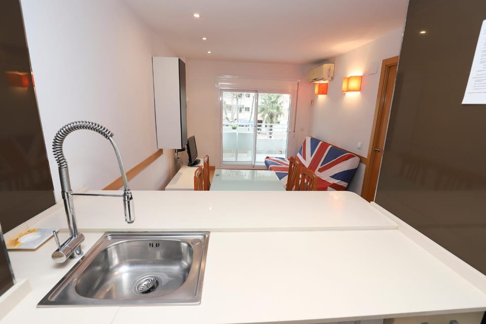 Kitchen or kitchenette, Living room, Dining area