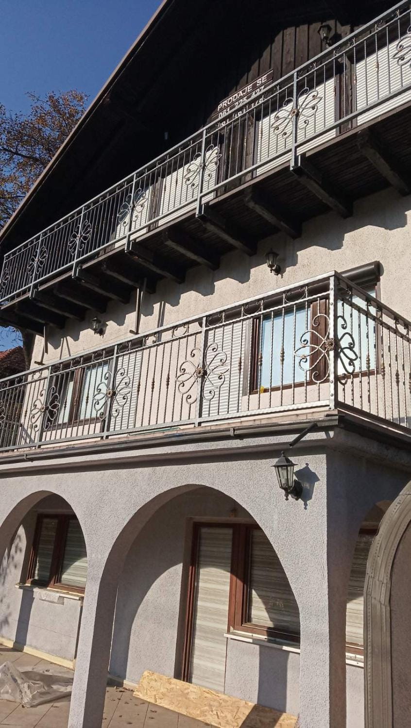 Property building, Facade/entrance, Balcony/Terrace