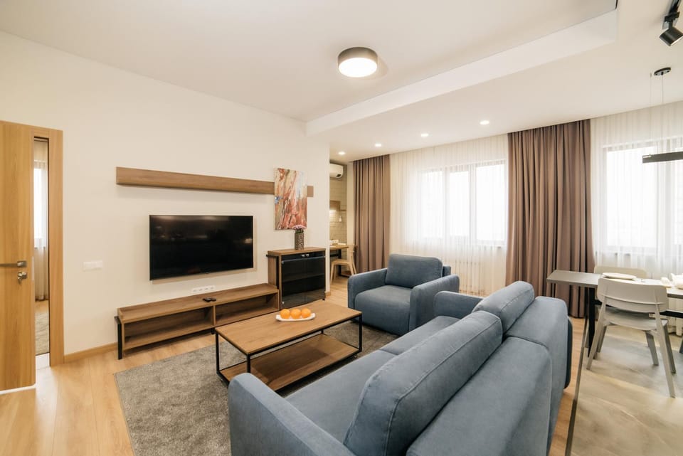 Communal lounge/ TV room, Living room, Seating area