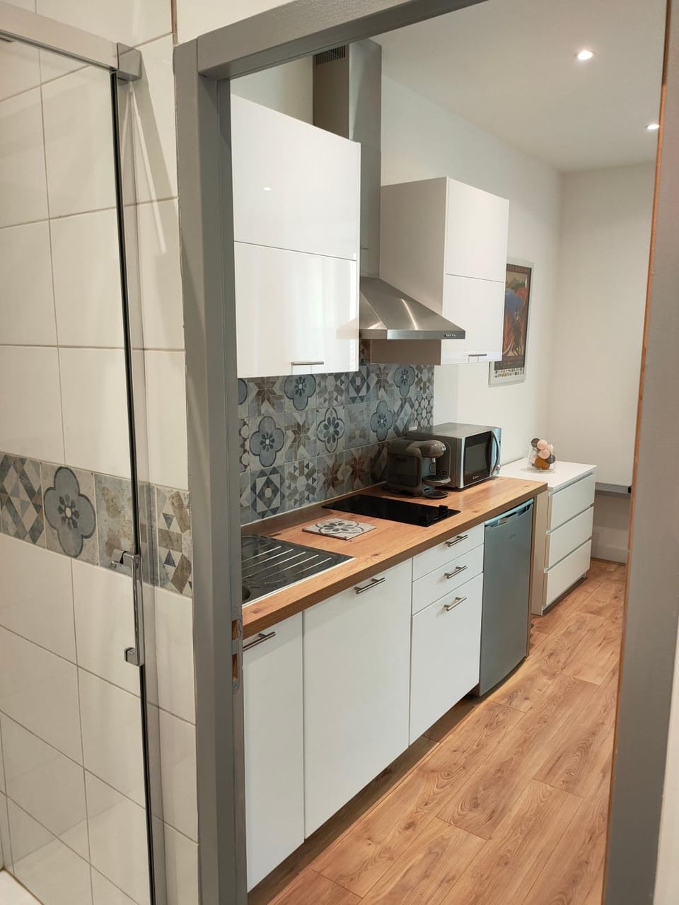 Kitchen or kitchenette