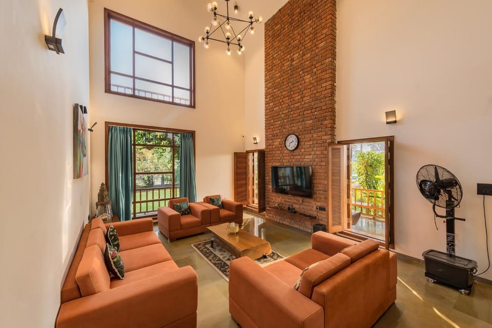Property building, TV and multimedia, View (from property/room), View (from property/room), Living room, Seating area, Evening entertainment, Landmark view