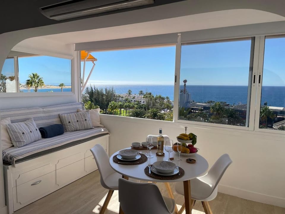 Exclusive & Elegant Luxury Stay with Stunning Ocean Views Apartment in Maspalomas