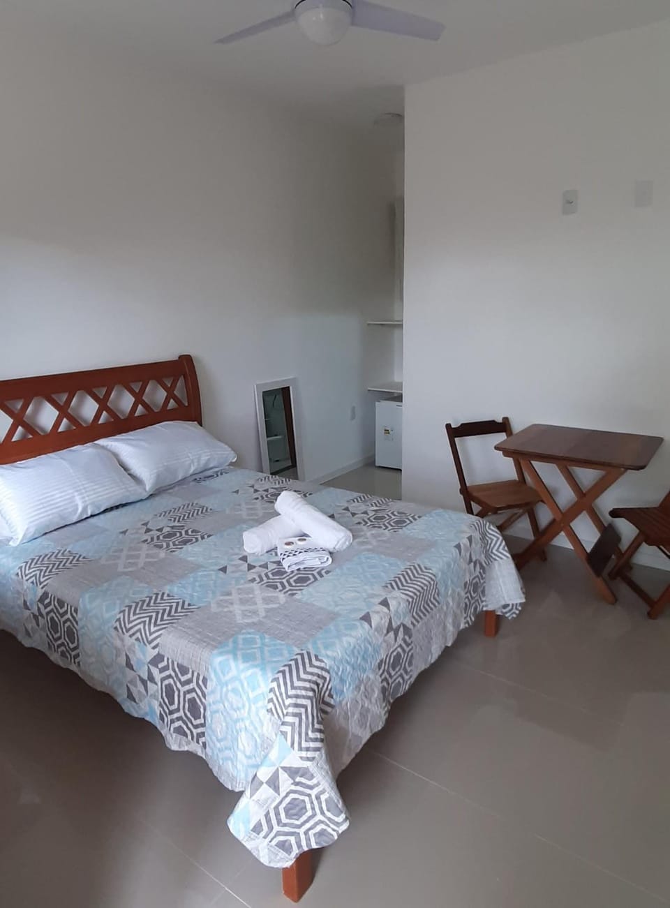 Bed, Photo of the whole room, Bedroom, oven