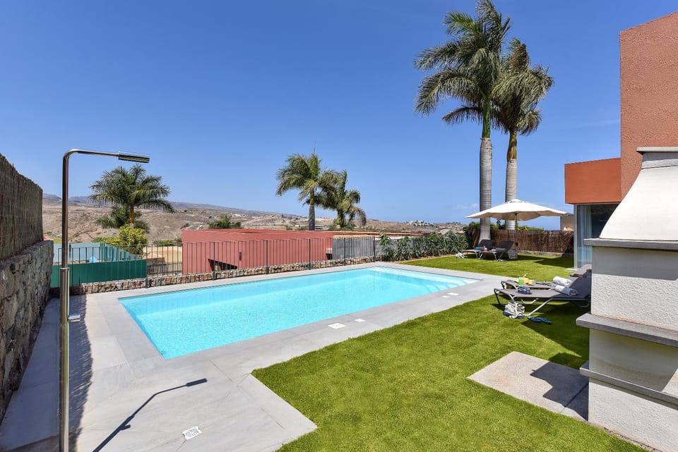 Solarium, Swimming pool