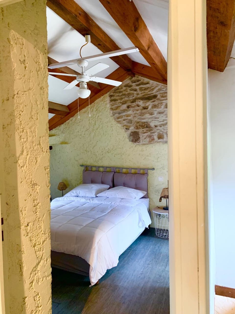 Bed, Bedroom, fireplace