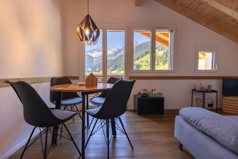 Seating area, Dining area, Mountain view, Mountain view