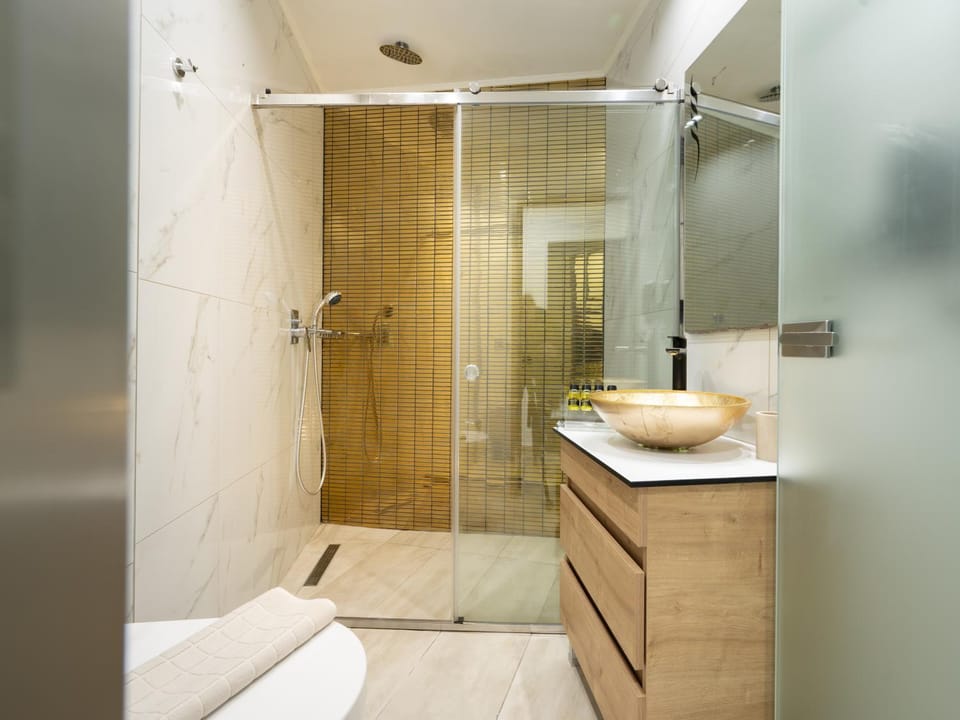 Shower, Toilet, Bathroom
