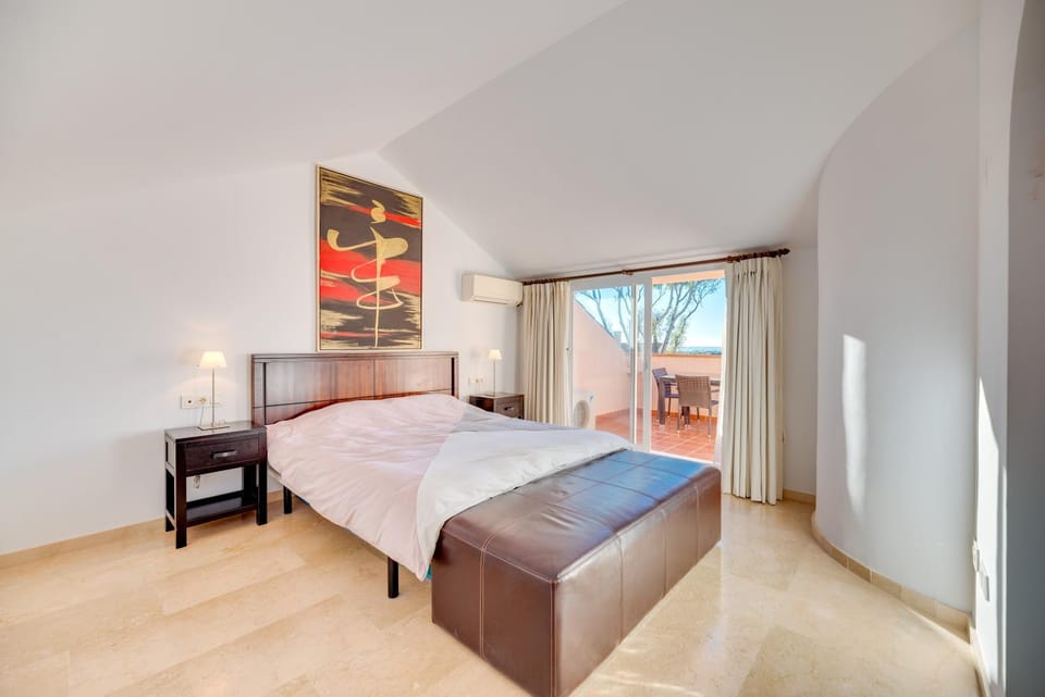 Living room, Bedroom