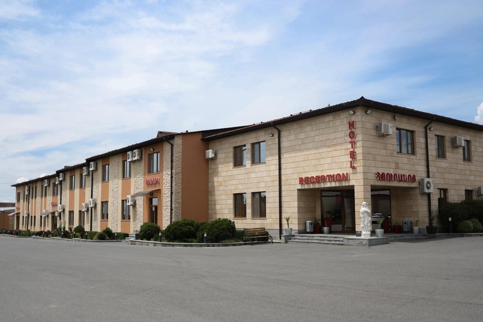 Property building, Day