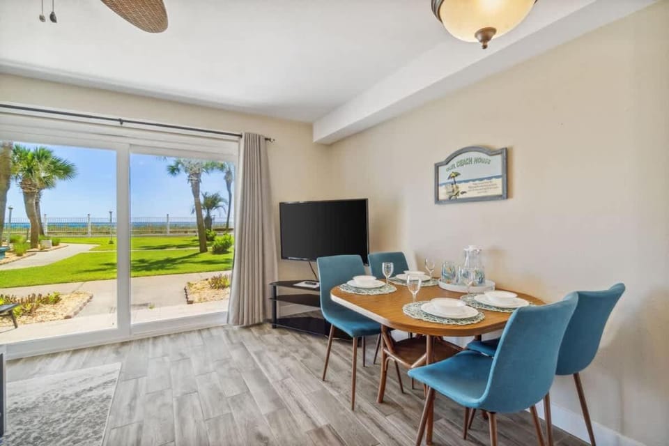 The Summit 108 House in Upper Grand Lagoon