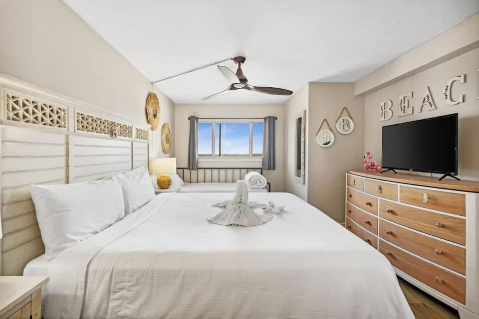The Summit 1322 House in Upper Grand Lagoon
