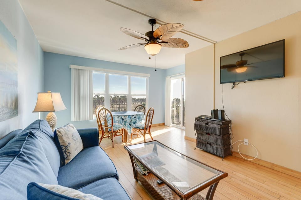 South Padre Island Condo - Walk to Beaches! House in South Padre Island
