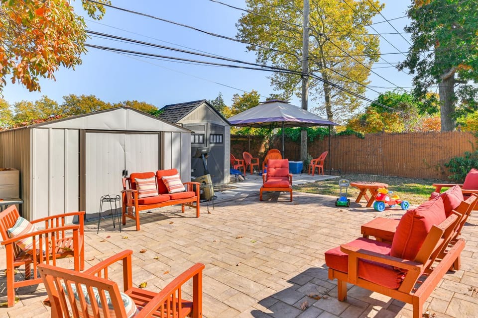 Central Elmont Studio w/ Great Outdoor Space! House in Elmont