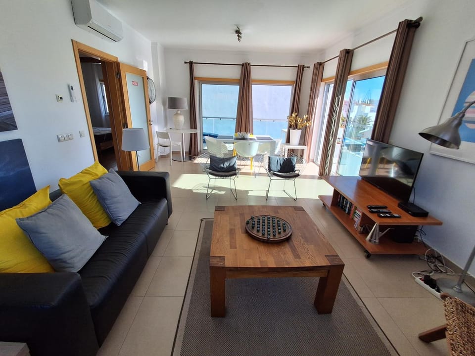 Modern apartment with sunny south facing terrace Apartment in Albufeira