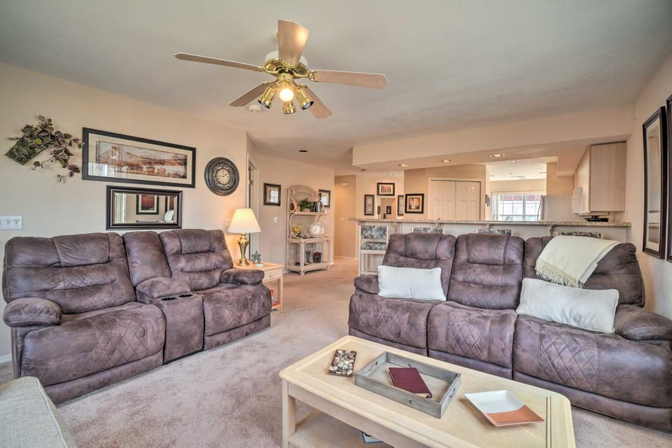 Branson Condo w/ Sunroom Near Downtown! House in Branson