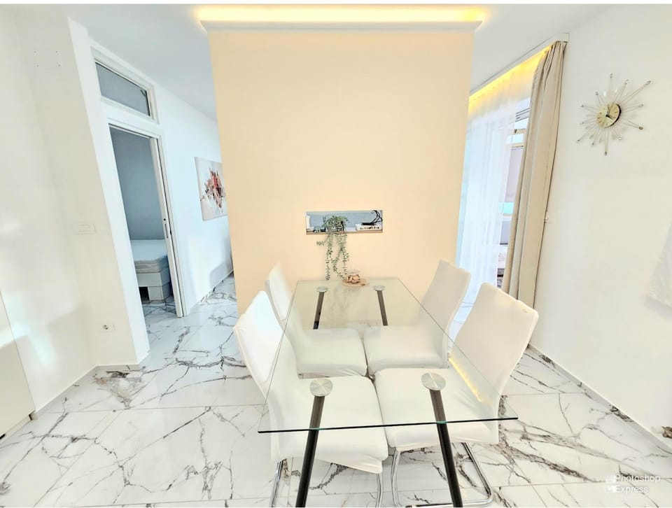 Dining area, Bedroom