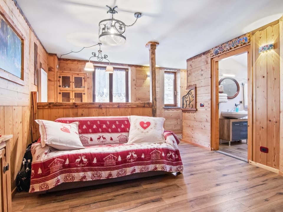 Bed, Living room, Photo of the whole room, Seating area