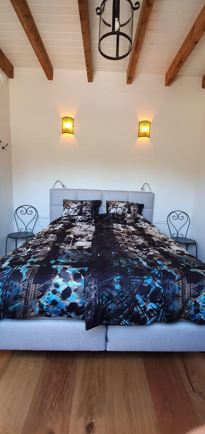 Bed, Bedroom, locker, locker