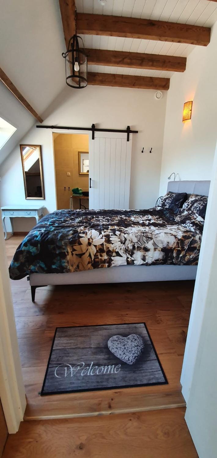 Photo of the whole room, Bedroom, Garden view, heating, internet, locker, locker, towels