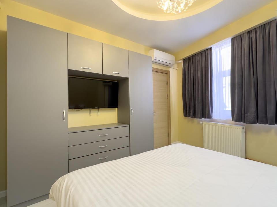 TV and multimedia, Bedroom, wardrobe