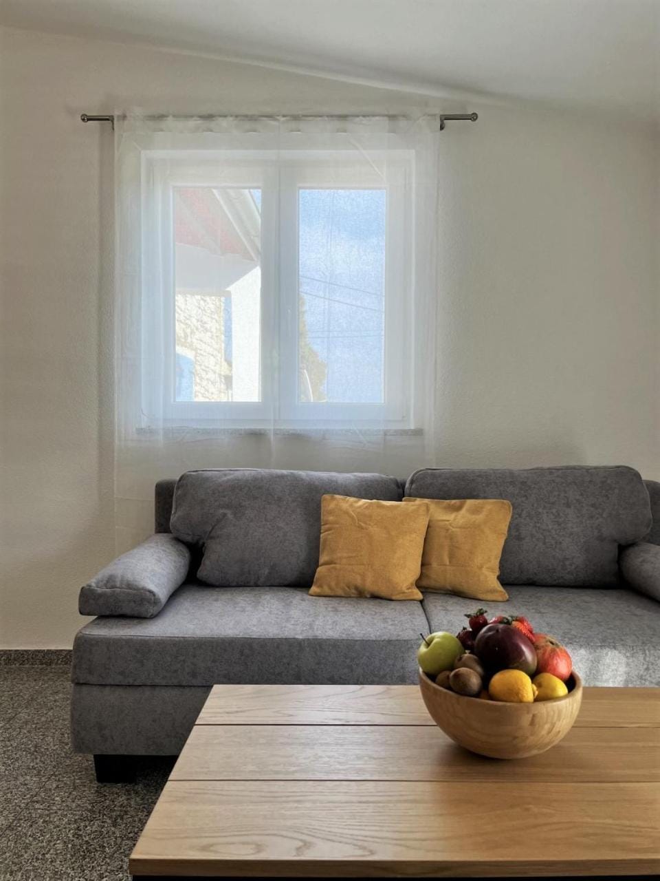 Living room, Food and drinks, Seating area