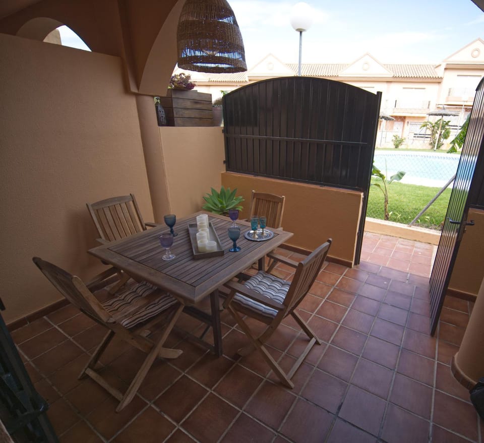 Apartamento Residencial Al Andalus 117, La Barrosa, Chiclana, Incluye parking a unos metros del mar Apartment in Chiclana de la Frontera