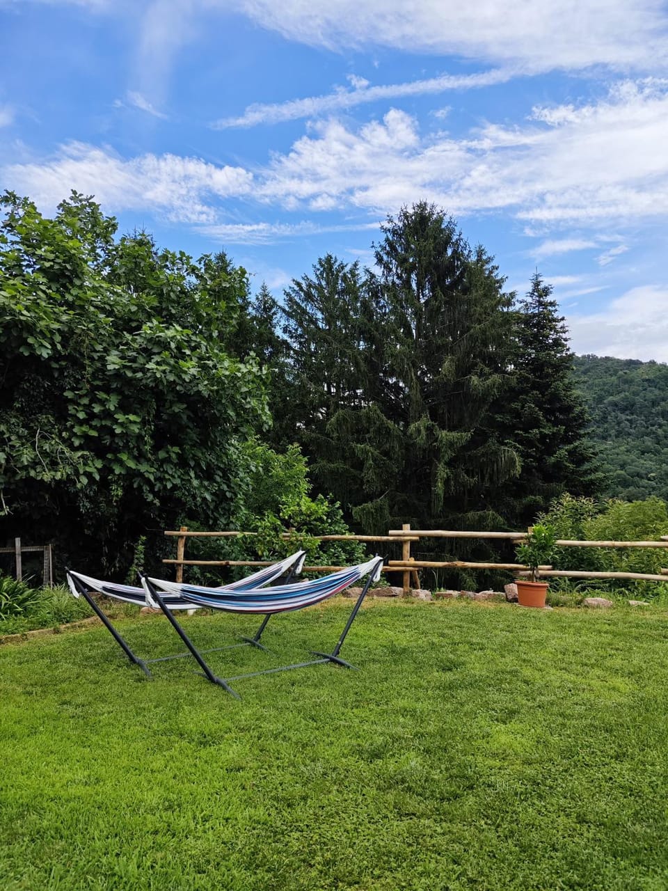 Natural landscape, Garden view, Mountain view, sunbed